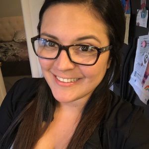 Meet your Posher, Crystal